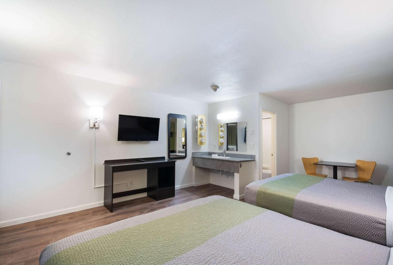 Motel 6-Burlington, Wa מראה חיצוני תמונה